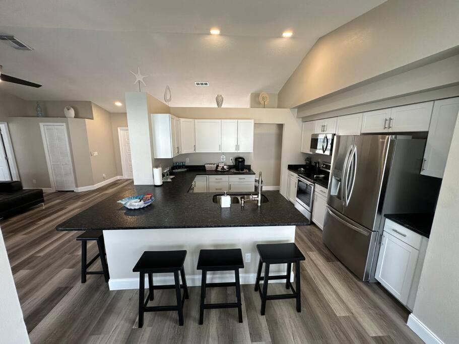 Manatee Oasis Weeki Wachee Family Fun Pool Home Spring Hill Extérieur photo