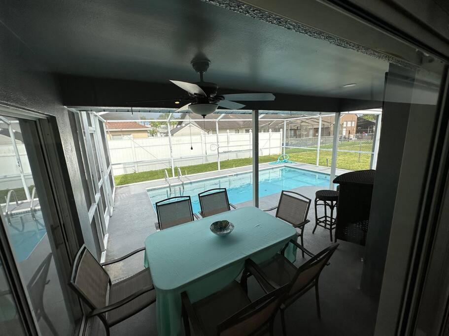 Manatee Oasis Weeki Wachee Family Fun Pool Home Spring Hill Extérieur photo