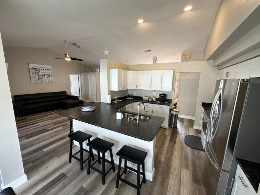 Manatee Oasis Weeki Wachee Family Fun Pool Home Spring Hill Extérieur photo