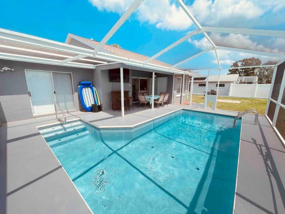 Manatee Oasis Weeki Wachee Family Fun Pool Home Spring Hill Extérieur photo
